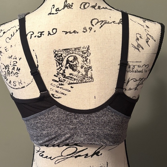 Victoria's Secret Zipper Sports Bra - Picture 6 of 8